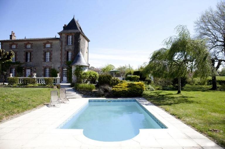 Les Lauriers Bed and Breakfast Peyrat-de-Bellac Exteriör bild