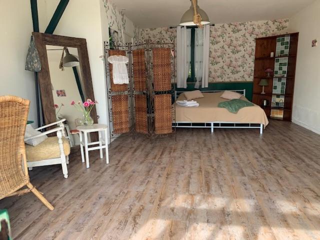 Les Lauriers Bed and Breakfast Peyrat-de-Bellac Exteriör bild